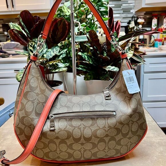 🔥🌷NWT! Coach F58288 Sig Harley EW Hobo Handbag Msrp:$375.00 - Picture 4 of 13